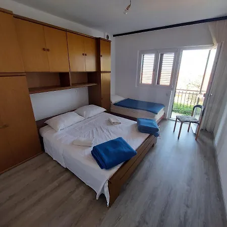 Black Apartment