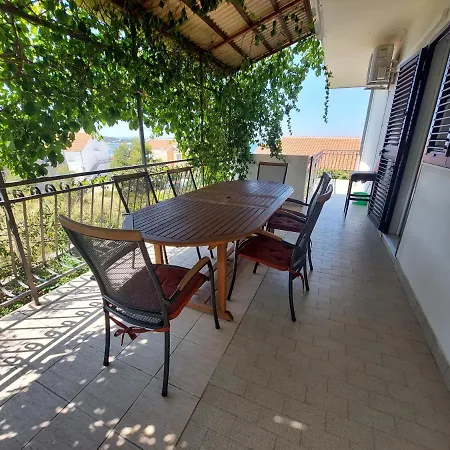 Apartment Black Primosten